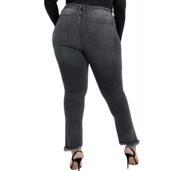 🏷️Good American Cigarette Button Fly Raw Hem Jeans - Picture 3 of 8